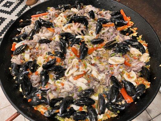 Preparación de Paella de Mariscos