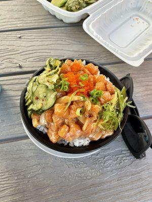 Spicy salmon poke