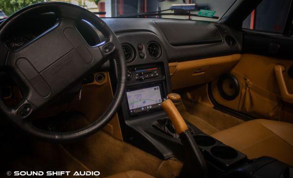 1997 Mazda Miata M Edition.
Kenwood radio featuring wireless Apple Carplay/Android Auto.