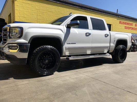 20inch Off-road style wheels