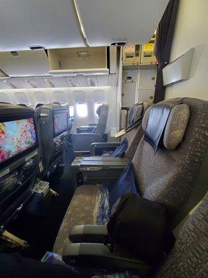 Premium economy seats