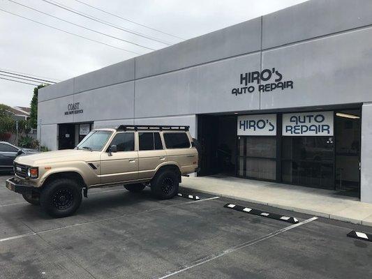 Dolly the FJ60 waiting for pick up @ Hiro's