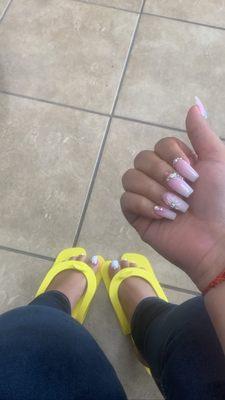 Fullset and pedicure