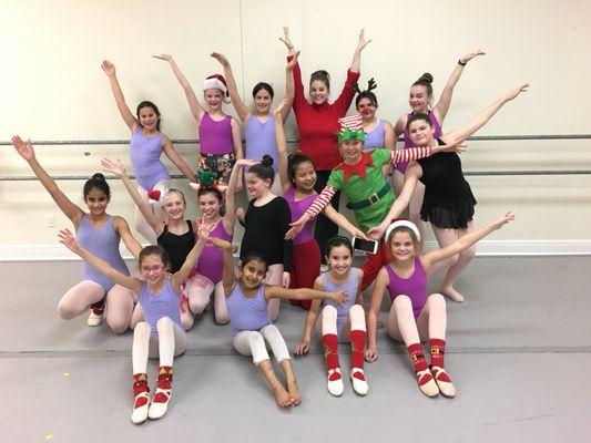 Level 2 and level 3 had so much fun dressing up and taking class during "Red and Green Week"!!