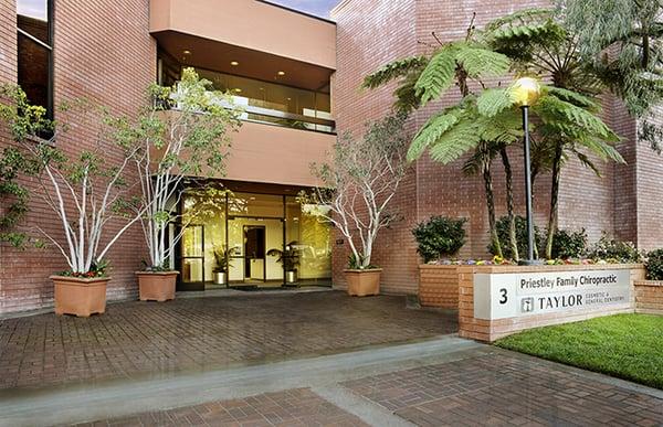 Taylor Cosmetic & General Dentistry Building Frontage