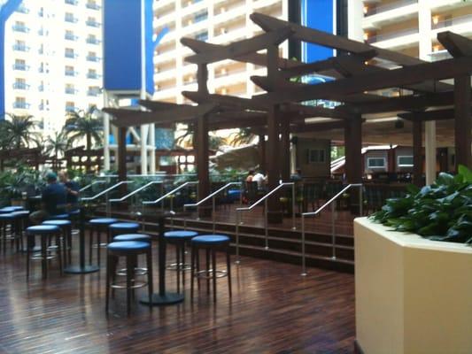 Quiet Renaissance lobby with plenty of chairs and tables