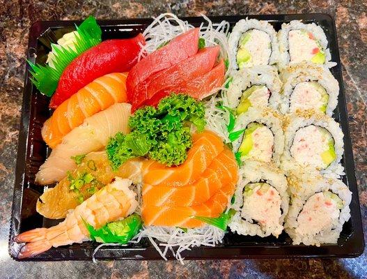 Sashimi Combo with sushi