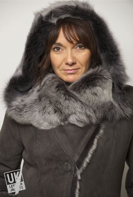 a vary  warm  furry warm  hood,