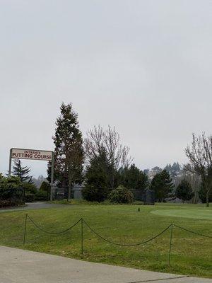 Putting course entrance