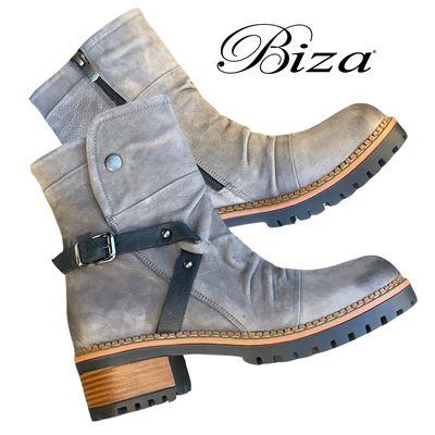 Stylish new boots for fall from Biza