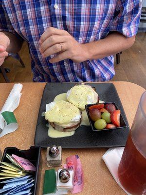 Eggs Benedict