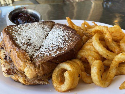 Monte Cristo with curly fries