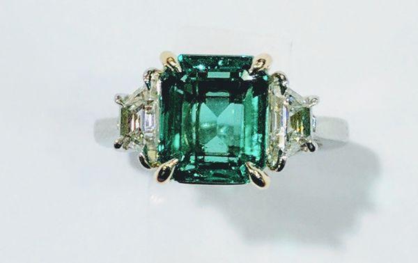 Green Emerald Ring