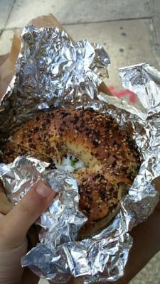 everything bagel with chives cream cheese