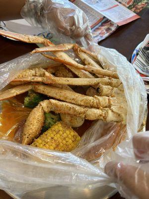 2lbs of 2 clusters Snow crab leg bag