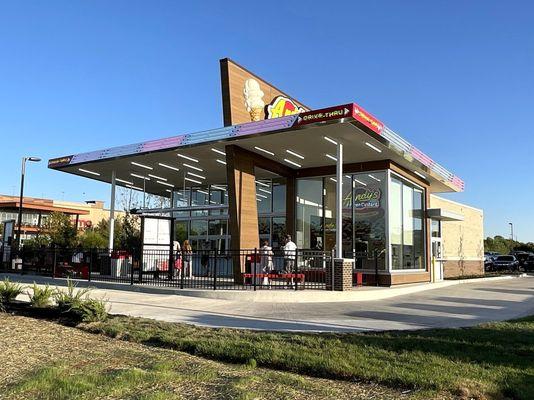 Building Exterior, Drive-thru and Patio