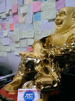 A closer look at the "thank you " board. ( It was me who placed Nghia's business card at Buddha's feet)