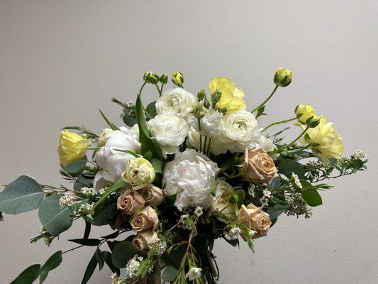 Bride bouquet, butterflie, Ranunculus