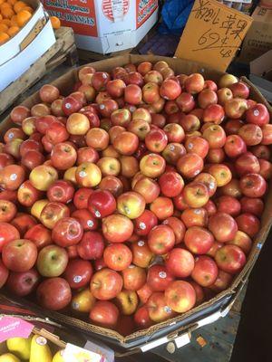 Fuji apples $0.69lb