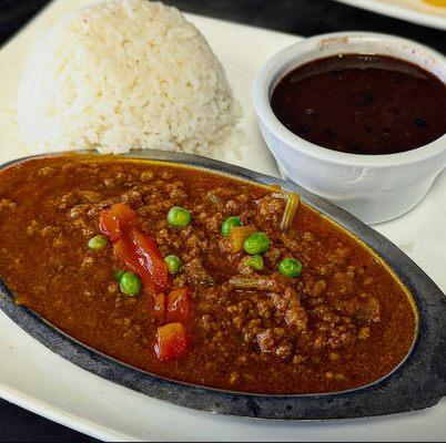 Picadillo, Arroz Blanco, Frijoles Negros