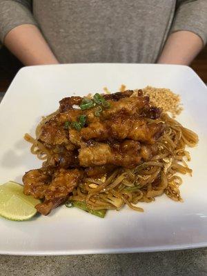 Crispy chicken pad Thai