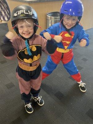 Bentli and Xela about to fly in the wind tunnel.