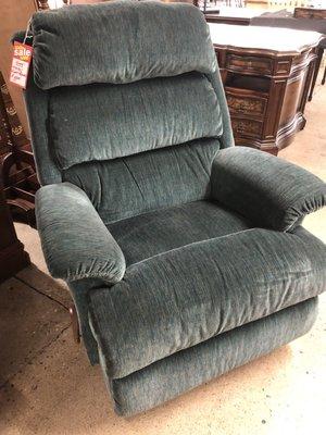 Estate chair, lazy boy in excellent condition