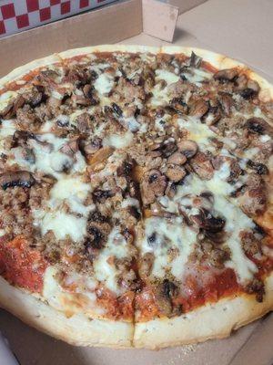 Sausage mushroom pizza