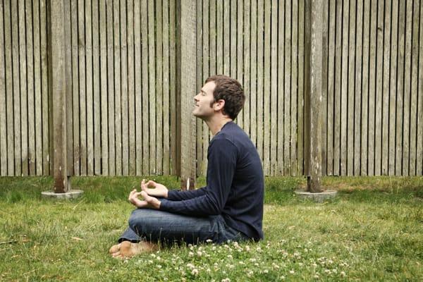 Common slouching posture seen at the computer, the gym, in yoga class. Learn how it affects your wellbeing and what you can do to improve.