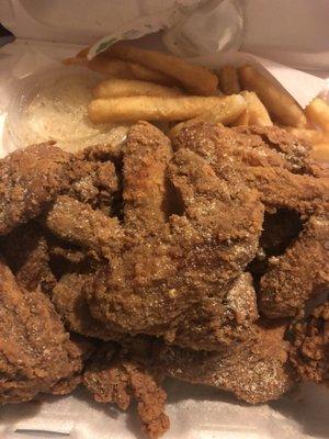 10pc wing meal with lemon pepper seasoning. I wish they would sell this delicious seasoning, I'd sprinkle that sheet on everything lol