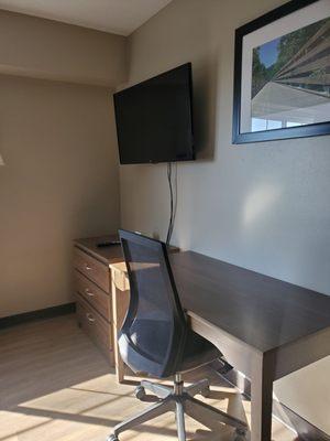 Table/TV area