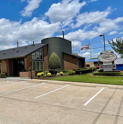 Sierra Smiles Family, Cosmetic & Implant Dentistry Office Front View