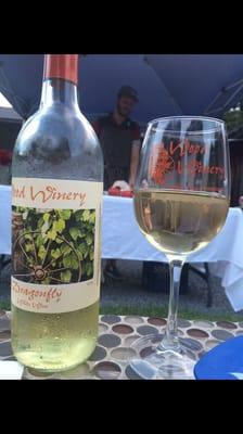 The Dragonfly is one of the best white wines this winery has to offer!!