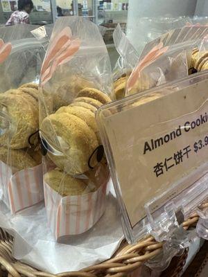 Almond cookies