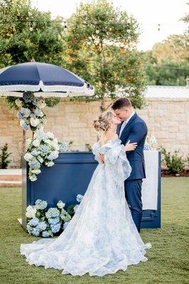 Summer love with shades of blue!
 There is just something so dreamy and romantic about the true love between Allie & Chris @RiversLightPhoto