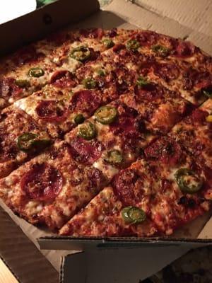 Large thin crust pizza with pepperoni, bacon, & jalapeños