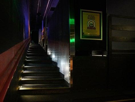 The ramp to the rooms and wet area at Steamworks Seattle