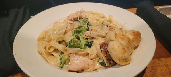 Fettuccine Alfredo