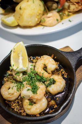 Camarao a Alho - Sizzling Sauteed Shrimp in Garlic Sauce