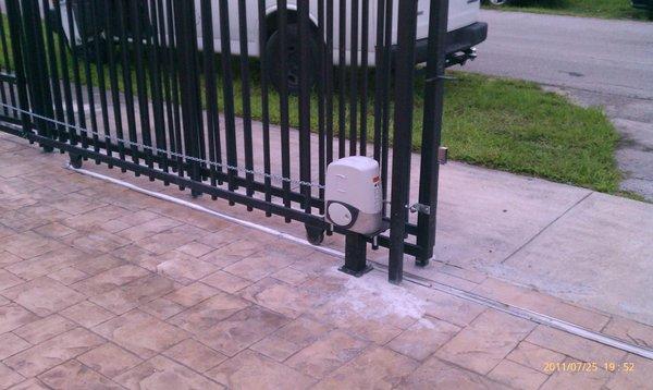 Sliding gate repair