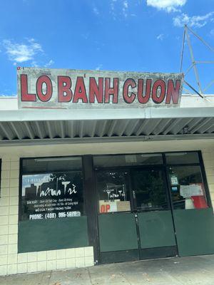 Lo Banh Cuon closed on a Saturday