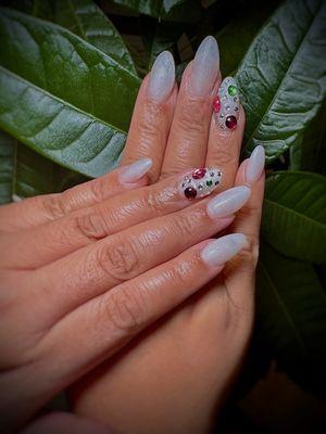 Nail Lounge