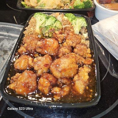 General Tso chicken with veggie fried rice