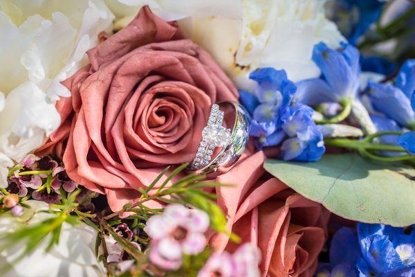 Bouquet and rings