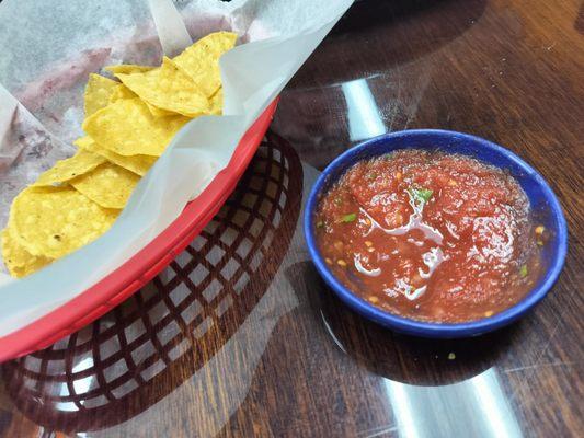 Chips and salsa after we dug in!   The salsa was GREAT.