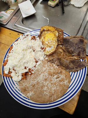 Chilaquiles Plate
Plato de Chilaquiles