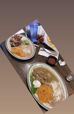 Chile verde and carnitas plate