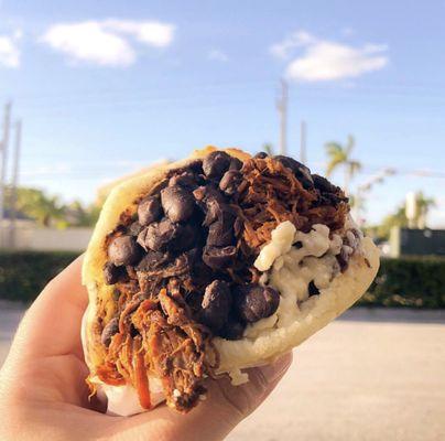 Arepa Pabellon (ig: foodsmiami)