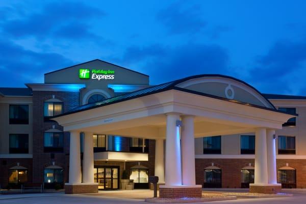 Holiday Inn Express & Suites Peru - Lasalle Area, an IHG Hotel