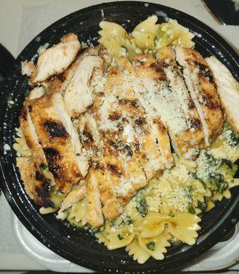 Cajun chicken pasta with added spinach